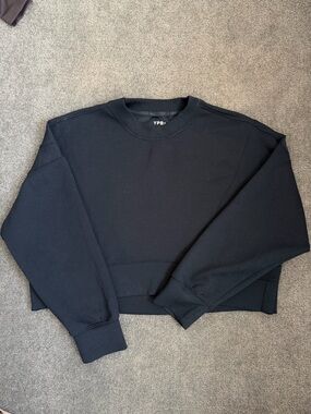 Black sweatshirt